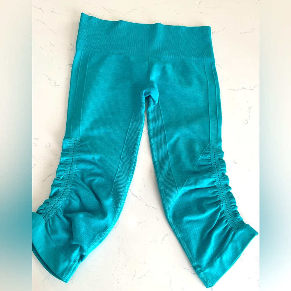 Lululemon In The Flow Crop II Leggings in Heathered Inkwell